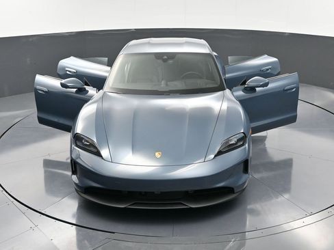 New 2025 Porsche Taycan image 35