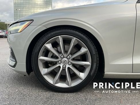 Used 2020 Volvo S60 T5 Momentum FWD image 4