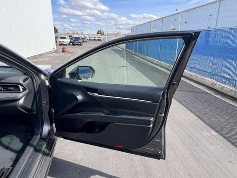 Used 2023 Toyota Camry SE image 23