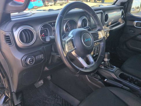 Used 2020 Jeep Gladiator Overland image 10