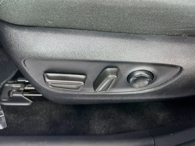 Used 2025 Toyota RAV4 XLE w/ Convenience Package FWD image 13
