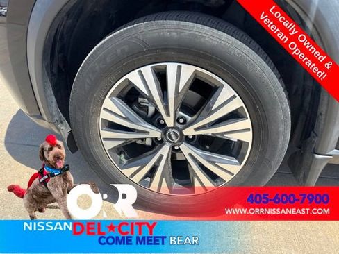 Used 2023 Nissan Rogue SV FWD image 9