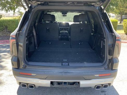 Used 2025 Chevrolet Traverse LT AWD/4WD image 3