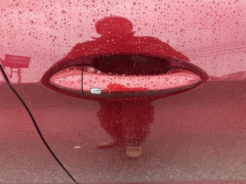 Used 2023 Chevrolet TrailBlazer RS w/ Sun and Liftgate Package image 16