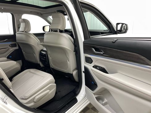 Used 2021 Jeep Grand Cherokee L Overland w/ Advanced Protech Group III AWD/4WD image 49