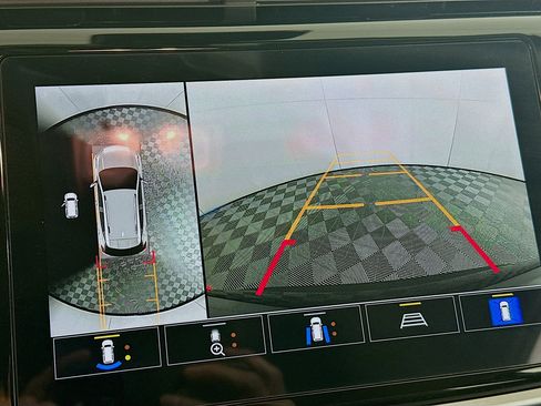 Used 2023 Chevrolet Bolt EUV Premier w/ Sun & Sound Package image 22