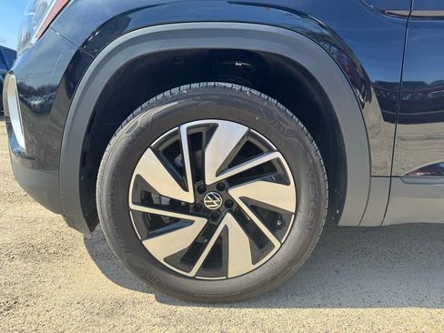 Used 2025 Volkswagen Atlas SE image 9