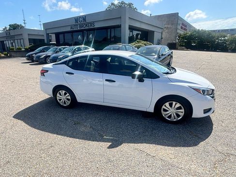 Used 2023 Nissan Versa S FWD image 25