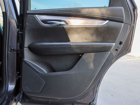 Used 2019 Cadillac XT5 Luxury image 11