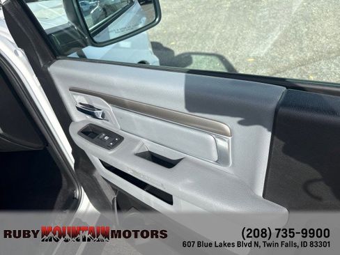 Used 2019 RAM 1500 Classic SLT image 20