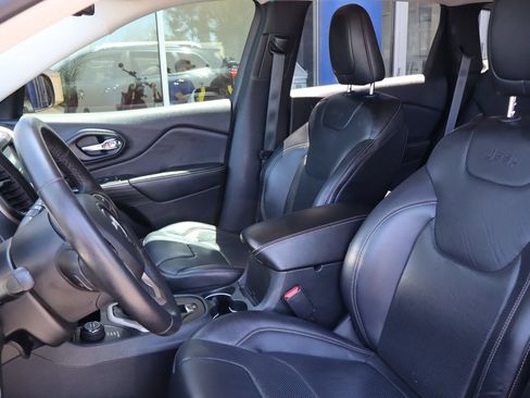 Used 2014 Jeep Cherokee Limited w/ Luxury Group AWD/4WD image 10