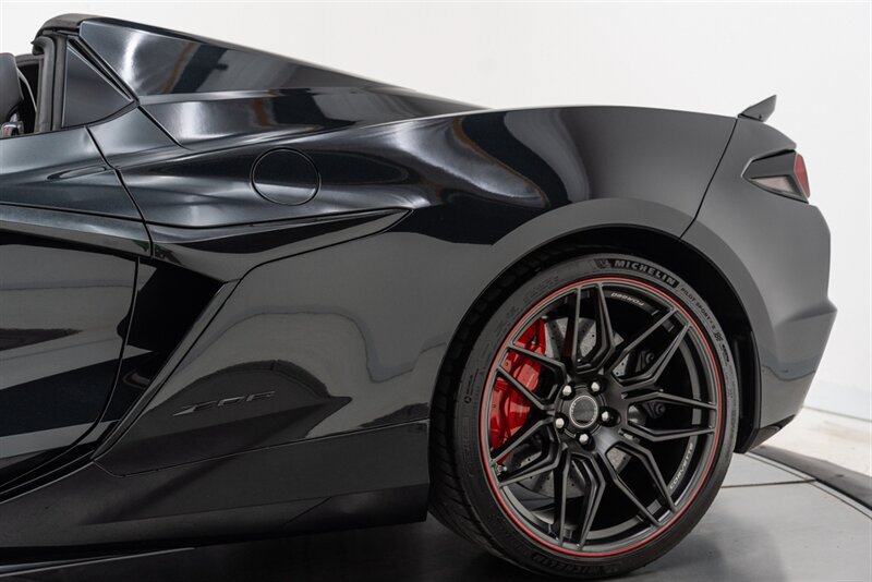 Used 2023 Chevrolet Corvette Z06 RWD image 36