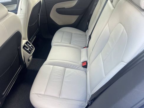 Used 2023 Volvo XC40 B4 Ultimate FWD image 20