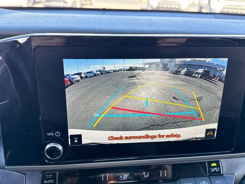 Used 2025 Toyota Camry SE image 22