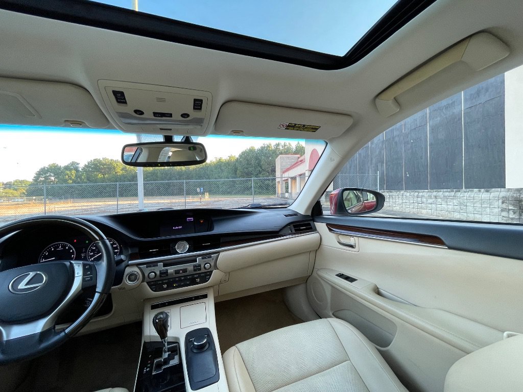 Used 2014 Lexus ES 350 w/ Premium Package FWD image 32