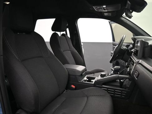 Used 2025 Toyota 4Runner SR5 AWD/4WD image 21