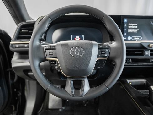 Used 2023 Toyota Crown AWD/4WD image 22