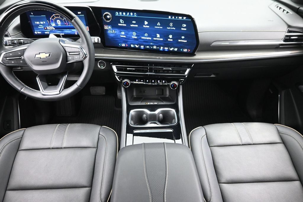 Used 2026 Chevrolet Traverse High Country AWD/4WD image 16