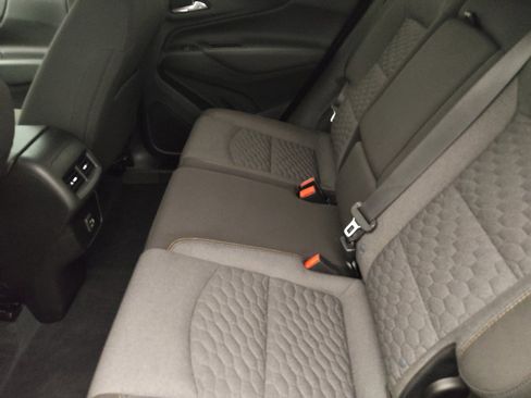 Used 2020 Chevrolet Equinox LT FWD image 18