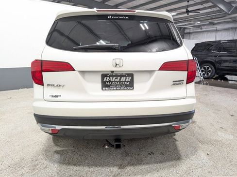 Used 2017 Honda Pilot Touring image 4