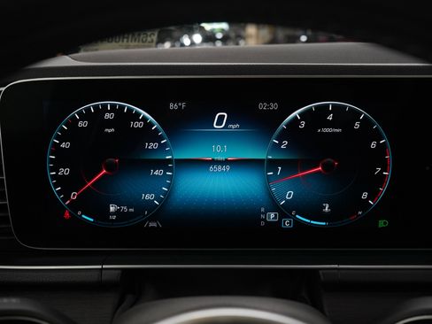 Used 2020 Mercedes-Benz GLE 350 4MATIC w/ Premium Package image 26
