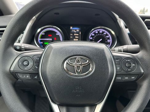 Used 2018 Toyota Camry LE image 23