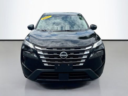 Certified 2025 Nissan Rogue SV FWD image 2