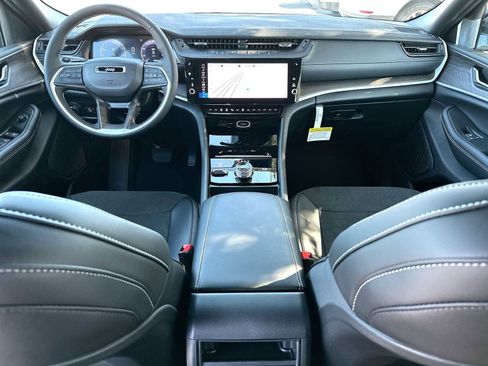 New 2026 Jeep Grand Cherokee Altitude AWD/4WD image 25