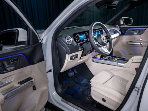 Certified 2025 Mercedes-Benz GLB 250 image 13