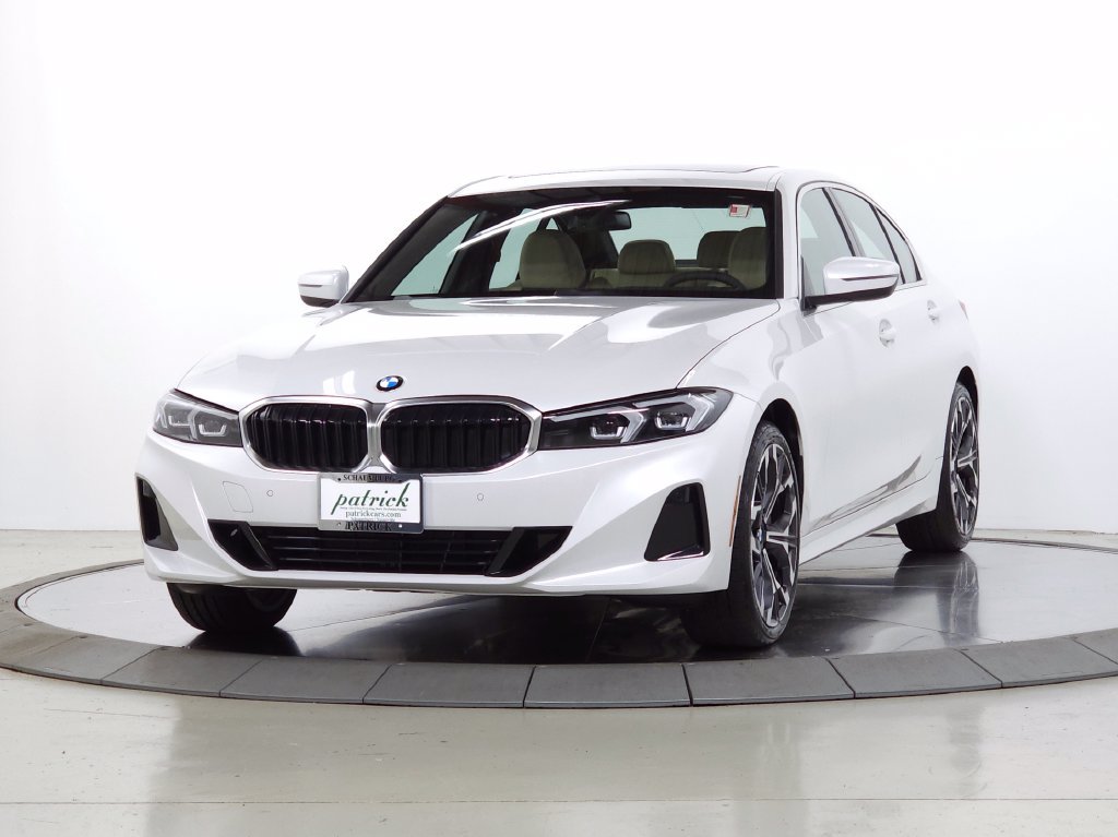 Used 2026 BMW 330i xDrive Sedan w/ Premium Package AWD/4WD image 3