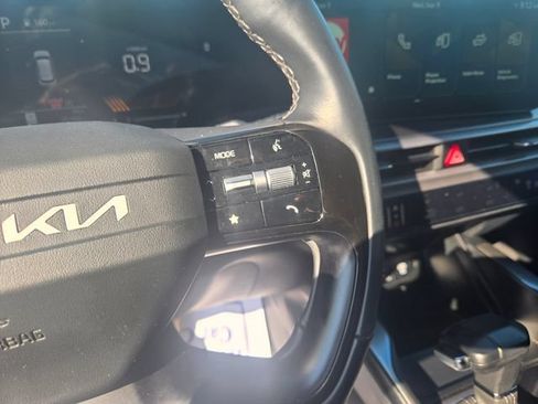 Used 2026 Kia Sorento LX FWD image 15