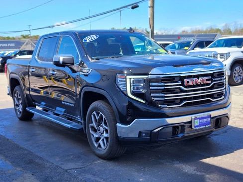 Used 2023 GMC Sierra 1500 SLT w/ SLT Premium Package AWD/4WD image 7