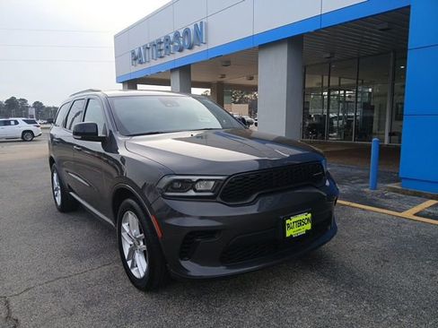 Used 2024 Dodge Durango GT image 1