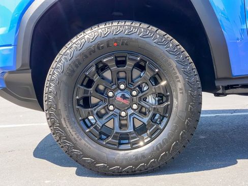 New 2026 GMC Canyon Elevation w/ Convenience Package image 9