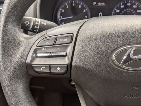 Used 2023 Hyundai Kona SE w/ Cargo Package image 11