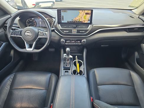 Used 2023 Nissan Altima 2.0 SR FWD image 9