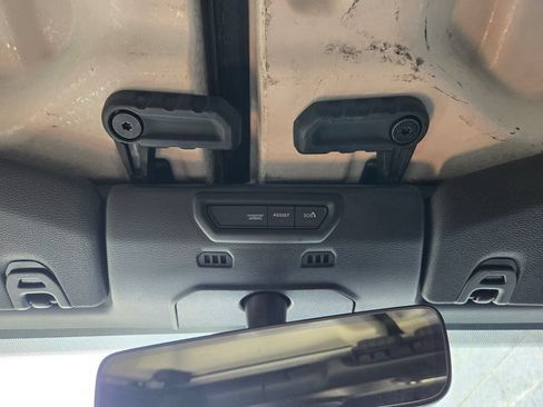 Used 2021 Jeep Gladiator Overland AWD/4WD image 24