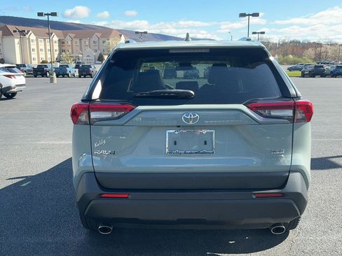 Used 2022 Toyota RAV4 XLE Premium w/ Carpet Mat Package (TMS) image 8