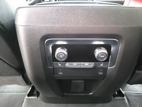 Used 2026 GMC Yukon Denali w/ Sun & Power Step Package image 29