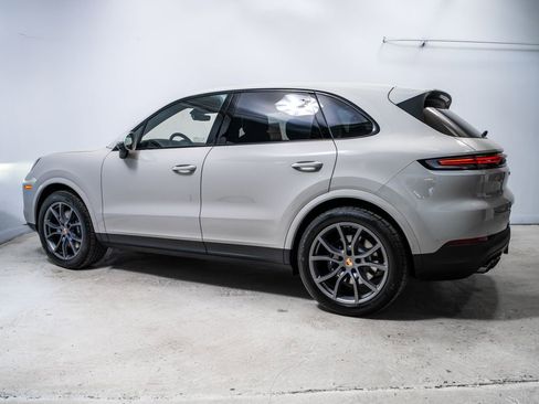 New 2026 Porsche Cayenne AWD/4WD image 2