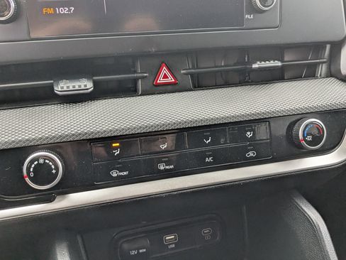 Used 2024 Kia Sportage LX image 16