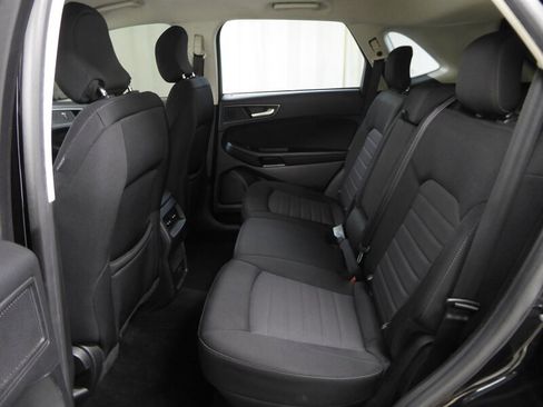 Used 2017 Ford Edge SE image 25