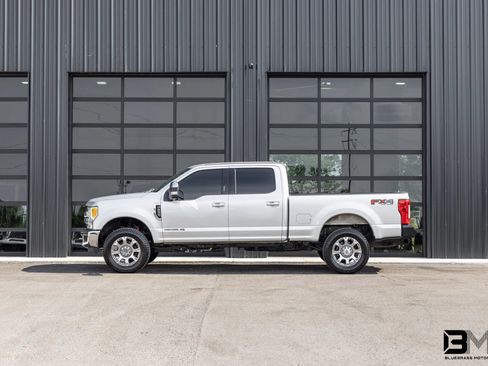 Used 2017 Ford F250 XLT w/ XLT Premium Package AWD/4WD image 1