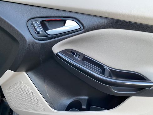 Used 2016 Ford Focus Electric Hatchback image 47