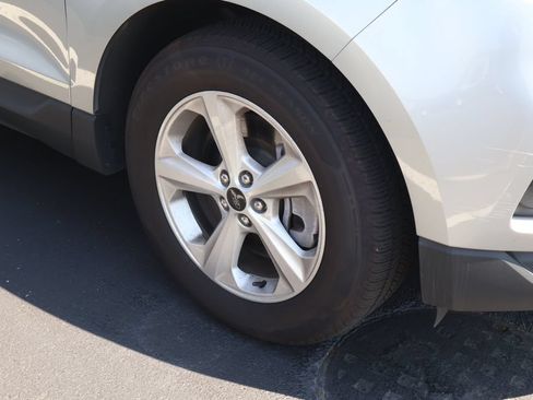 Used 2023 Ford Edge SE AWD/4WD image 5
