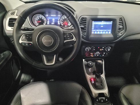 Used 2017 Jeep Compass Latitude w/ Popular Equipment Group AWD/4WD image 22