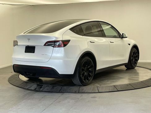 Used 2020 Tesla Model Y Long Range image 7