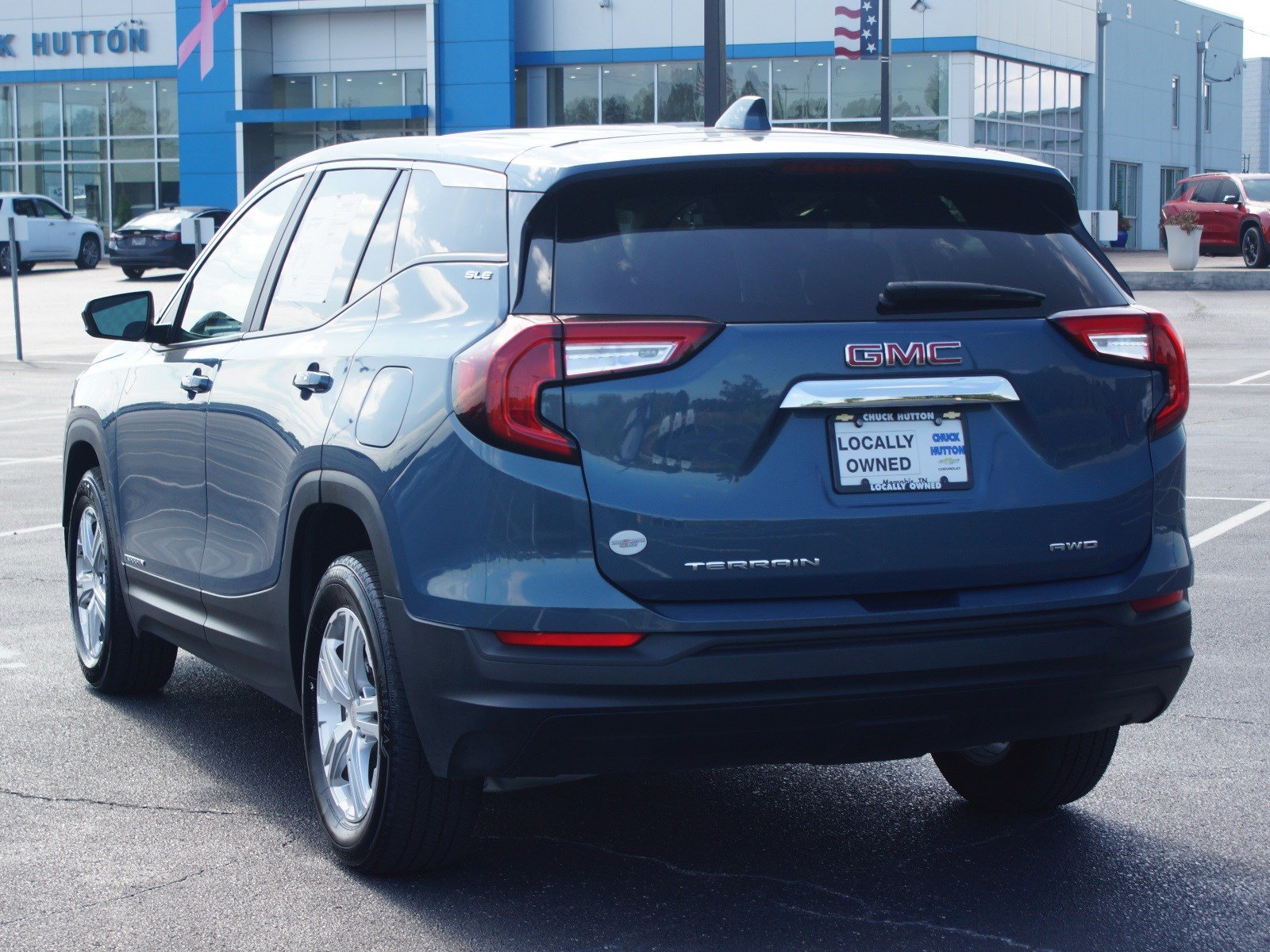 Used 2024 GMC Terrain SLE AWD/4WD image 14