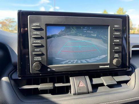 Used 2021 Toyota RAV4 XLE AWD/4WD image 14