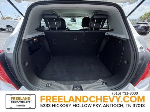 Used 2017 Chevrolet Trax LT w/ LT Convenience Package FWD image 16